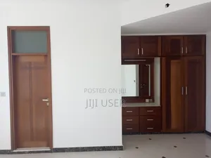 4bdrm Apartment in Kizingo for rent
