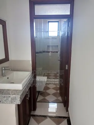 4bdrm Apartment in Kizingo for rent