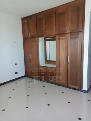 4bdrm Apartment in Kizingo for rent