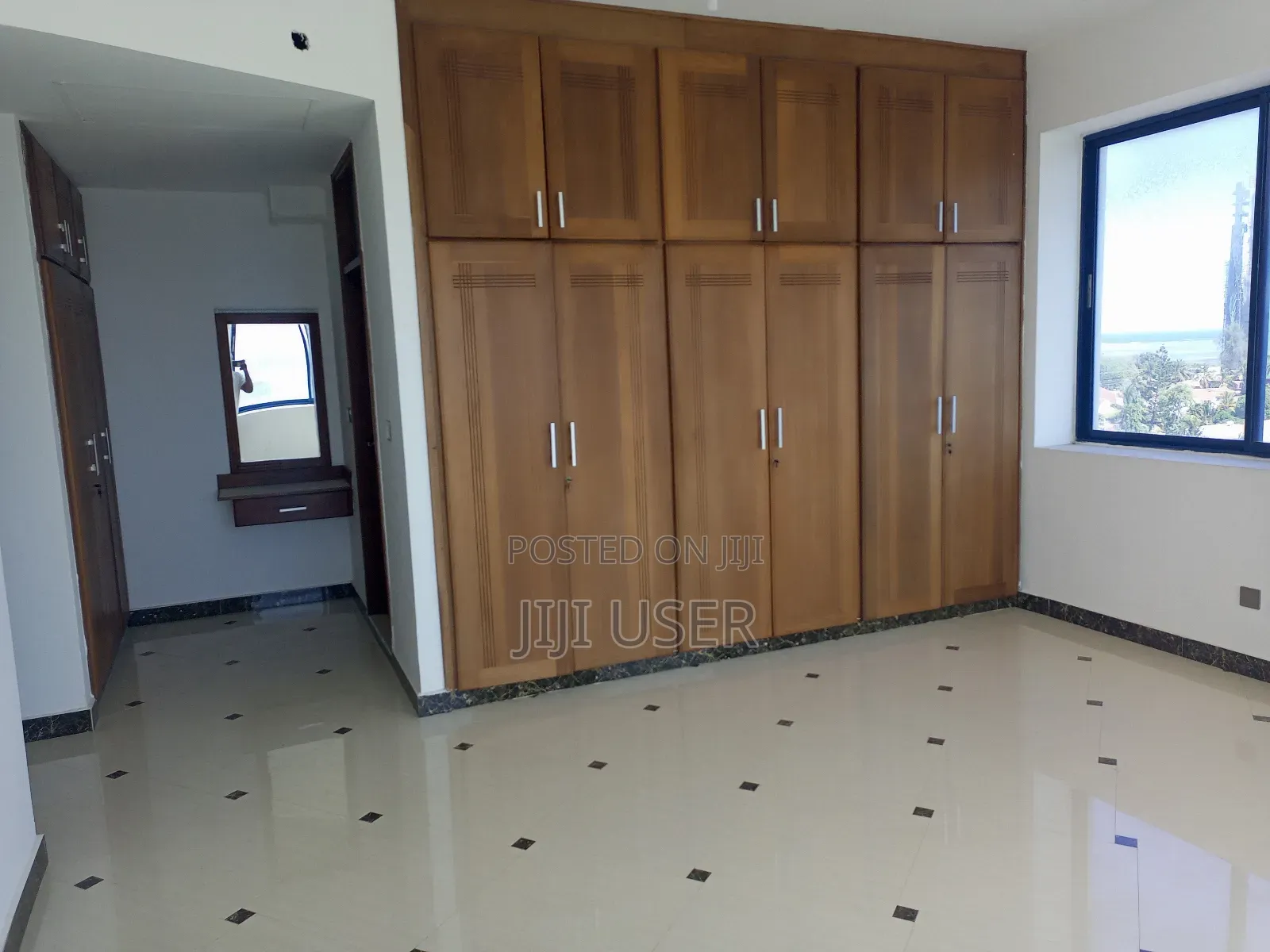 4bdrm Apartment in Kizingo for rent