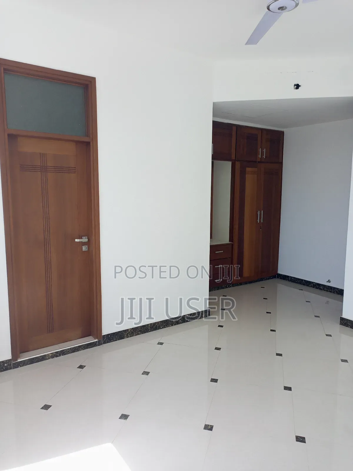 4bdrm Apartment in Kizingo for rent