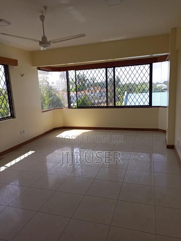 3bdrm Apartment in Kizingo for rent - thumbnail 8