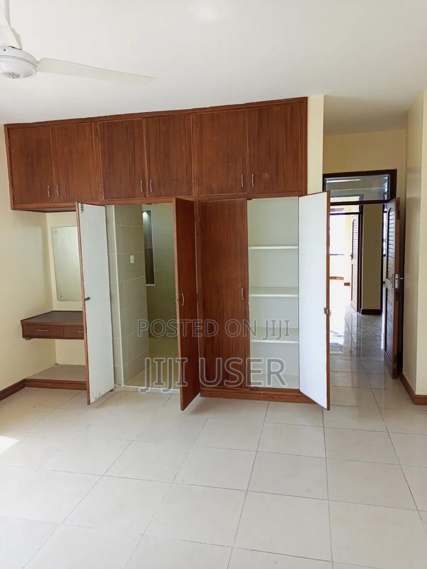 3bdrm Apartment in Kizingo for rent - thumbnail 9