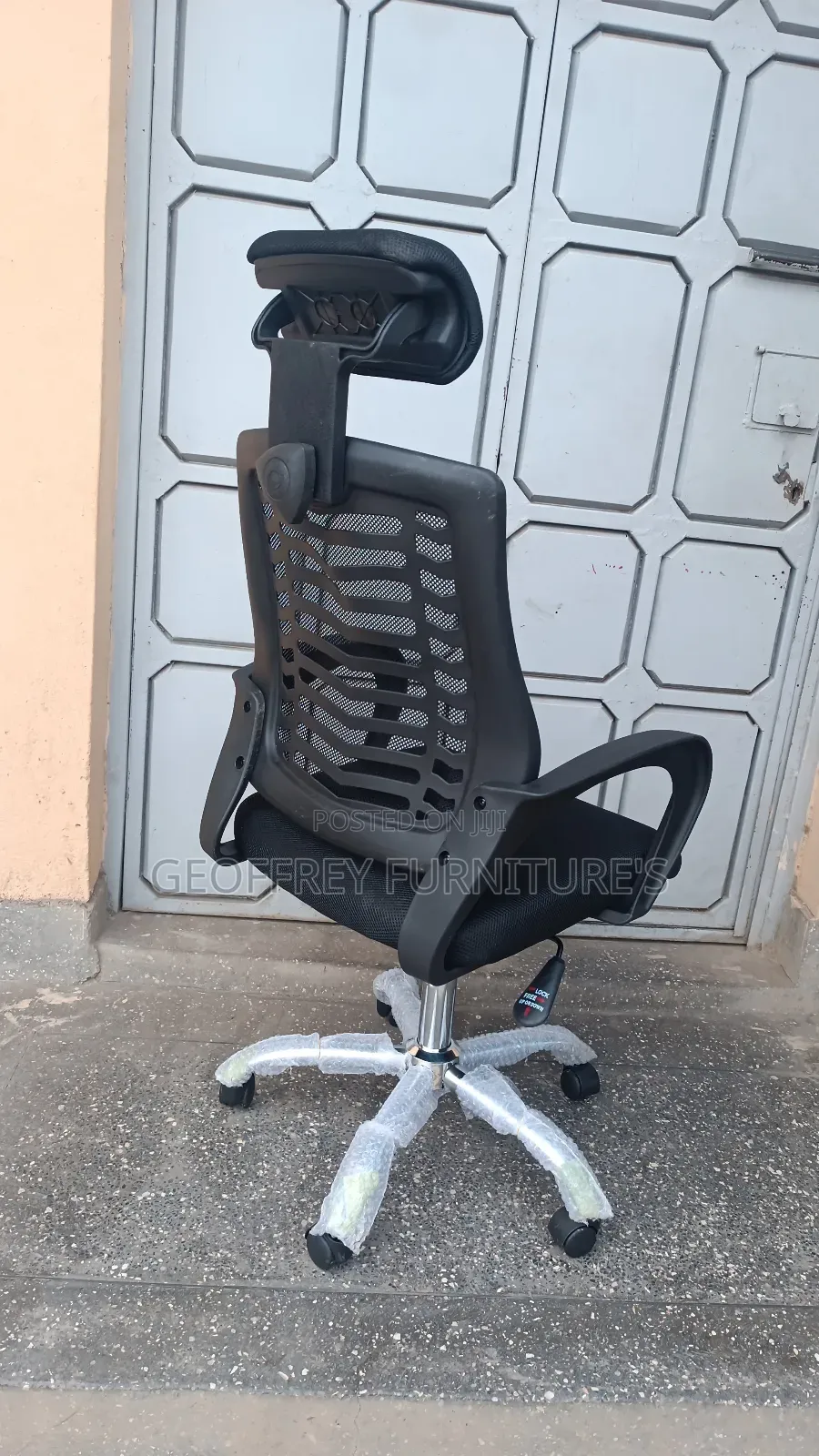 Mesh Chairs and Headrest Chairs
