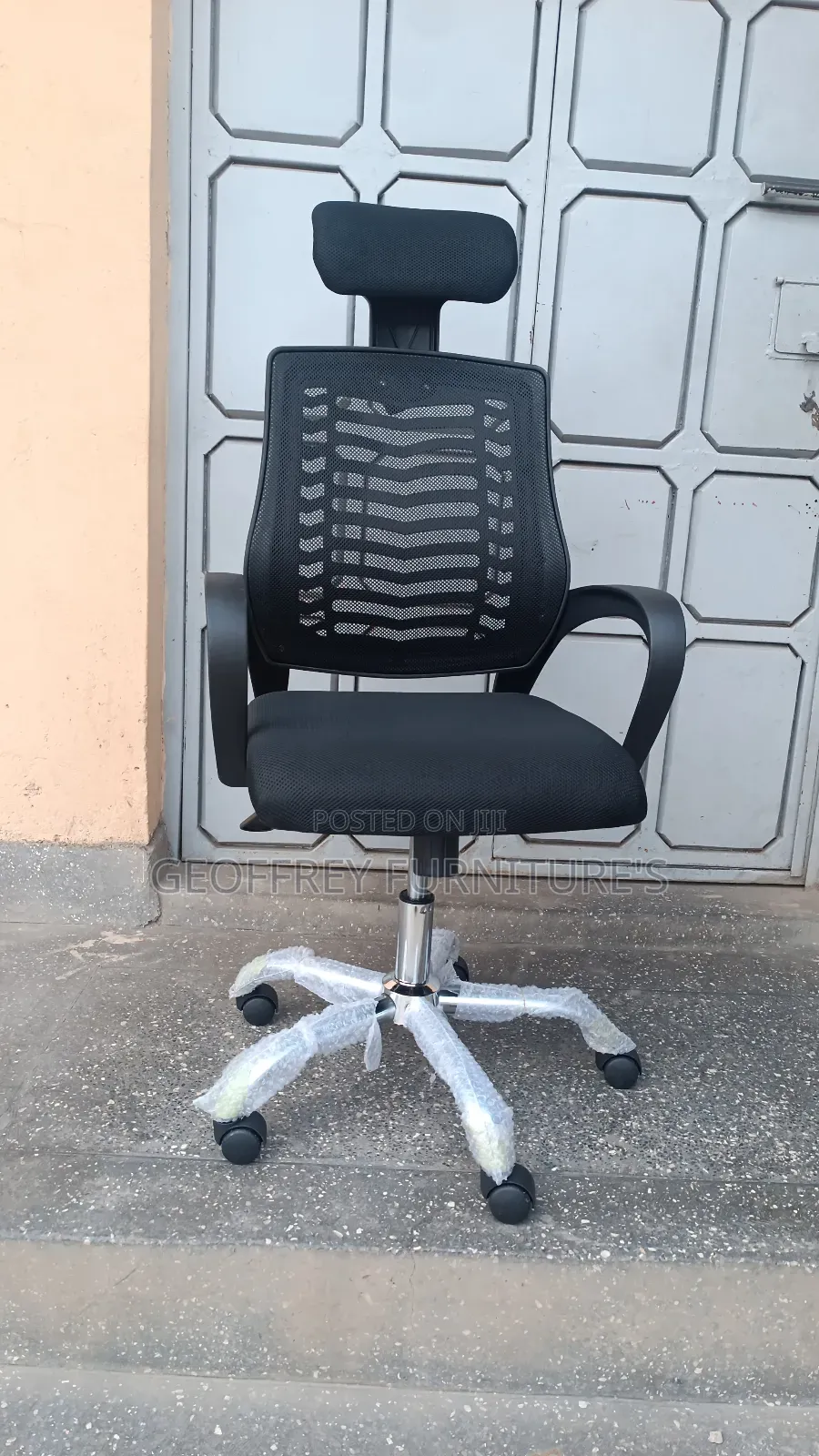 Mesh Chairs and Headrest Chairs