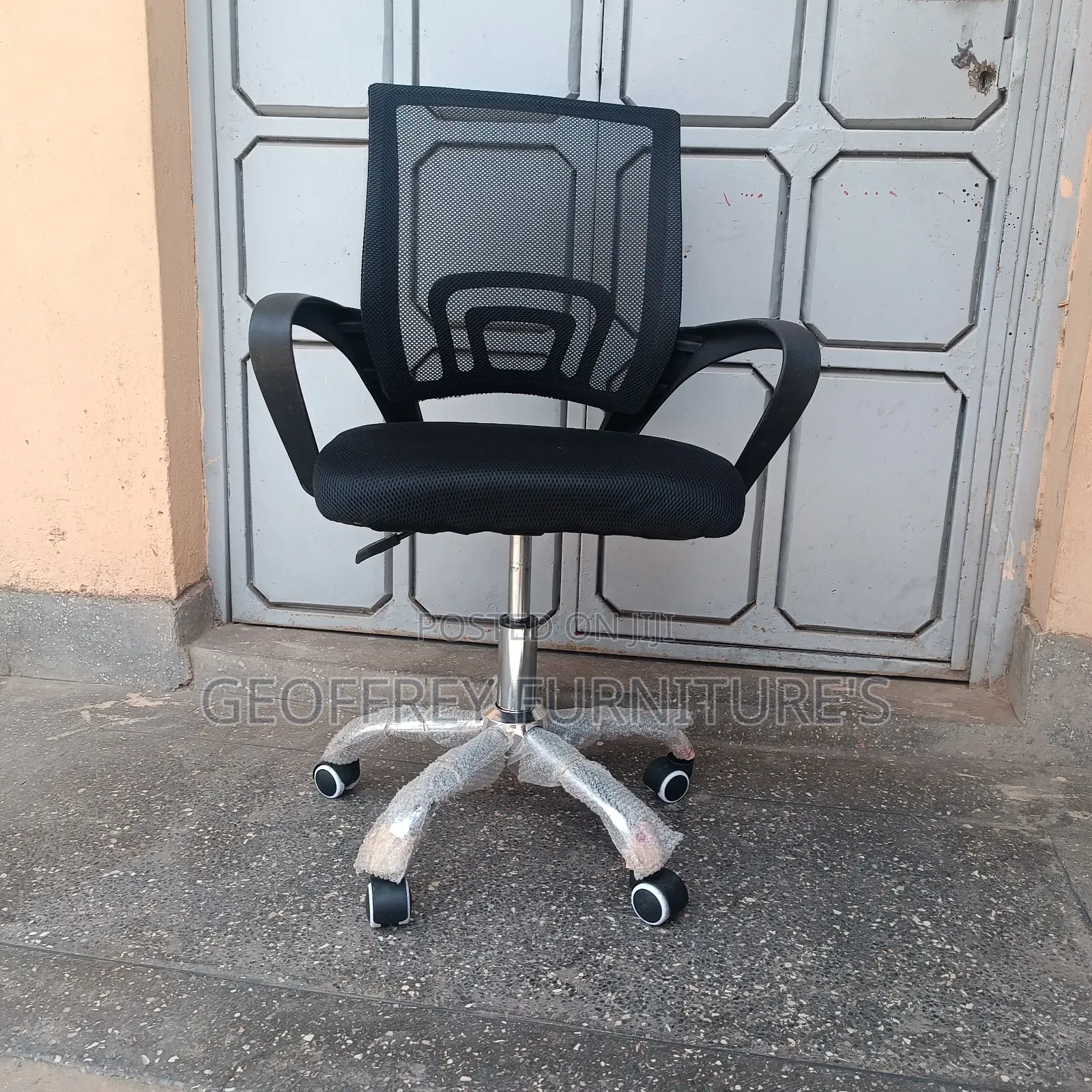 Mesh Chairs and Headrest Chairs