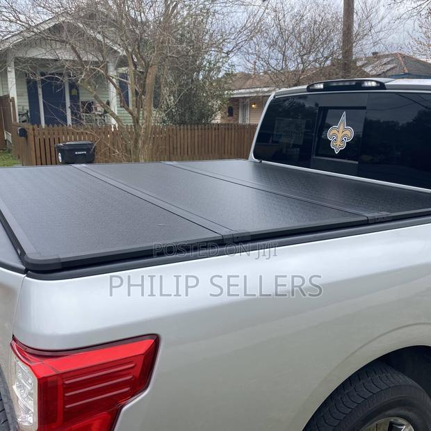 Hard Tri Fold Tonneau Cover for RAM 2500/3500 Key Features - main view