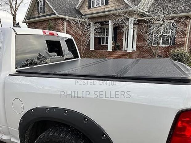 Hard Tri Fold Tonneau Cover for RAM 2500/3500 Key Features - thumbnail 2