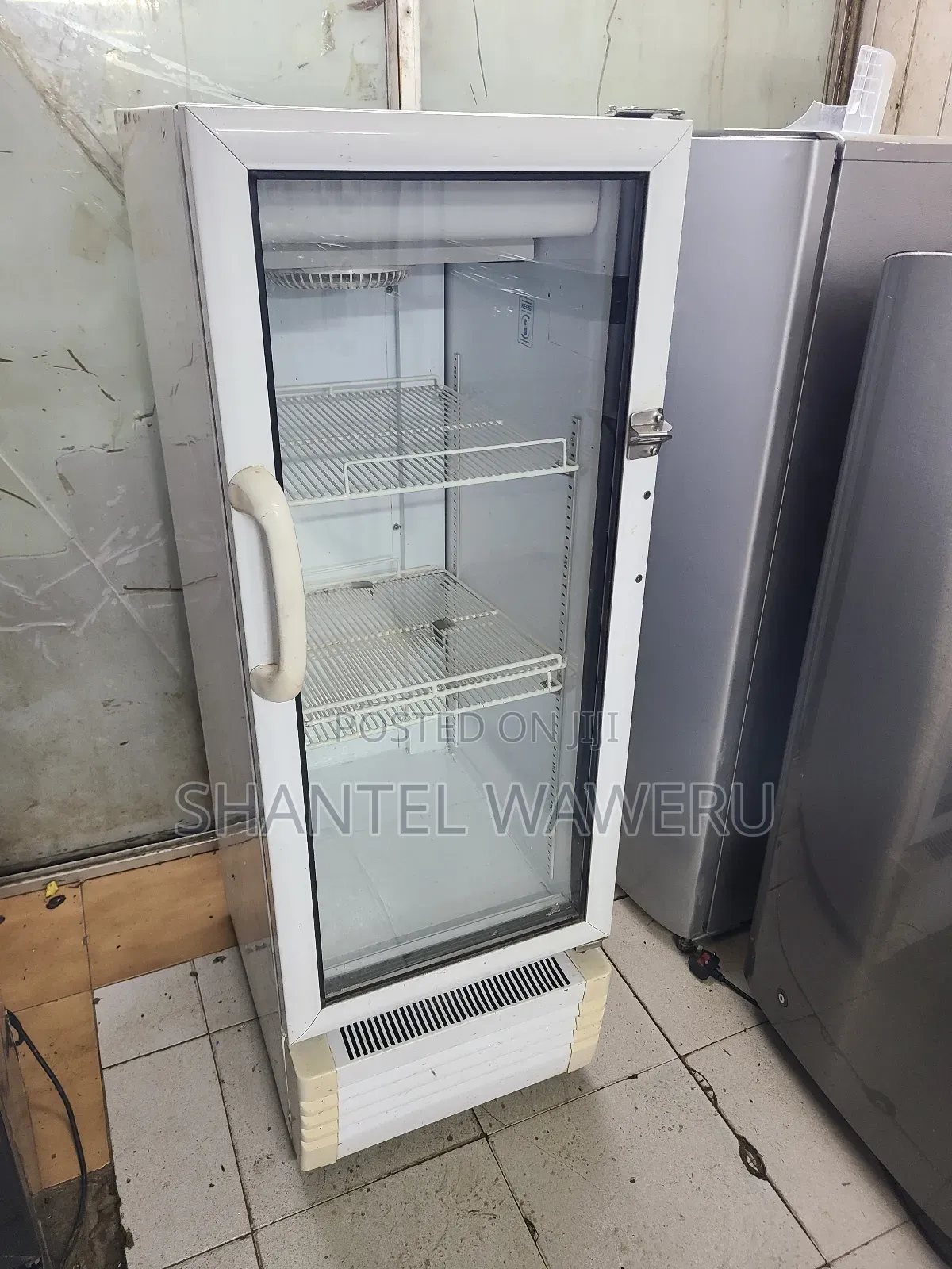 Display Fridge 180 Litres