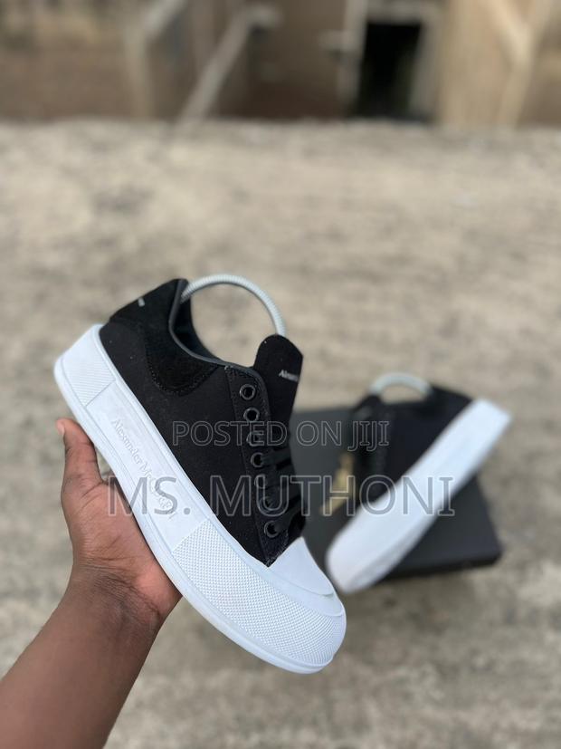 *Alexander McQueen * _37 38 39 40 41 42_ *Quality _