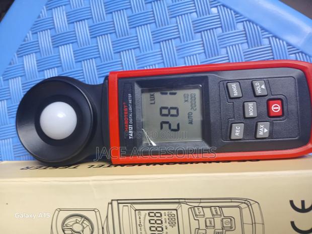 Portable Digital Light Meter - main view