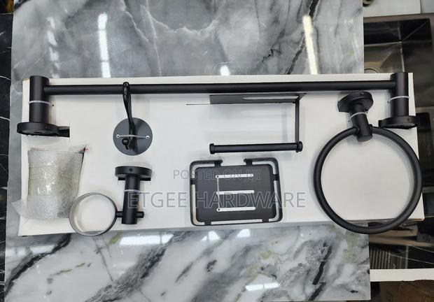 Bathroom Accessory Set Black