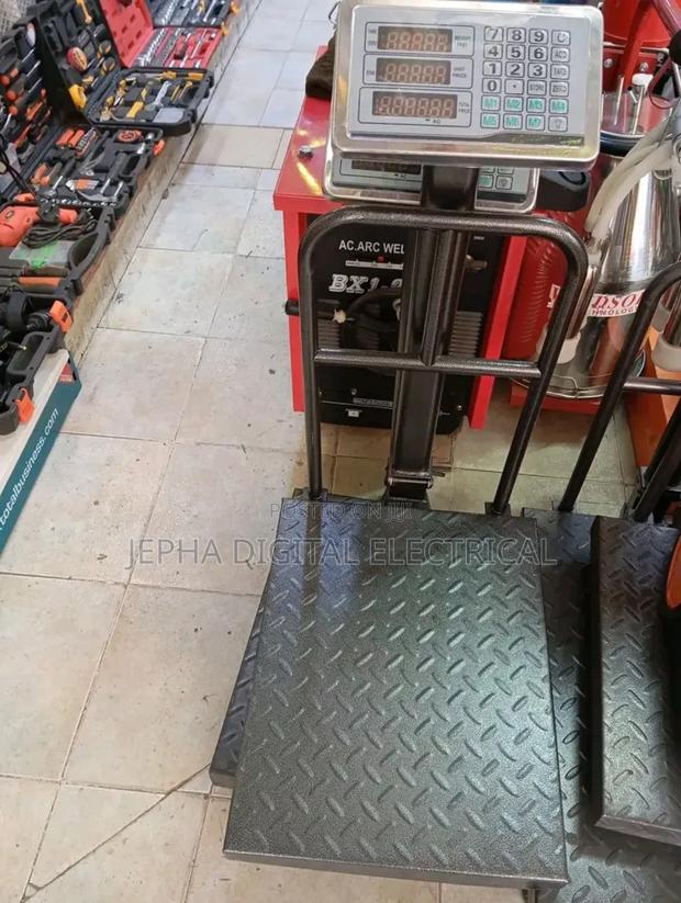 Digital Weighing Scale - main view