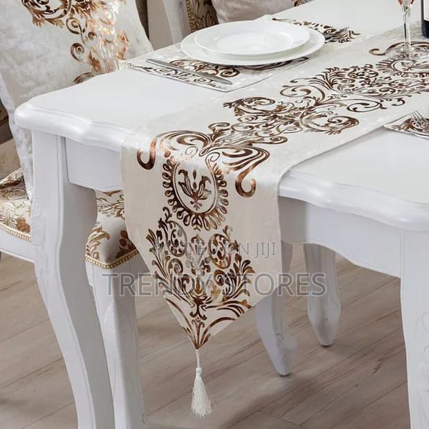 Luxury Silk Table Runner With Matching Mats - main view