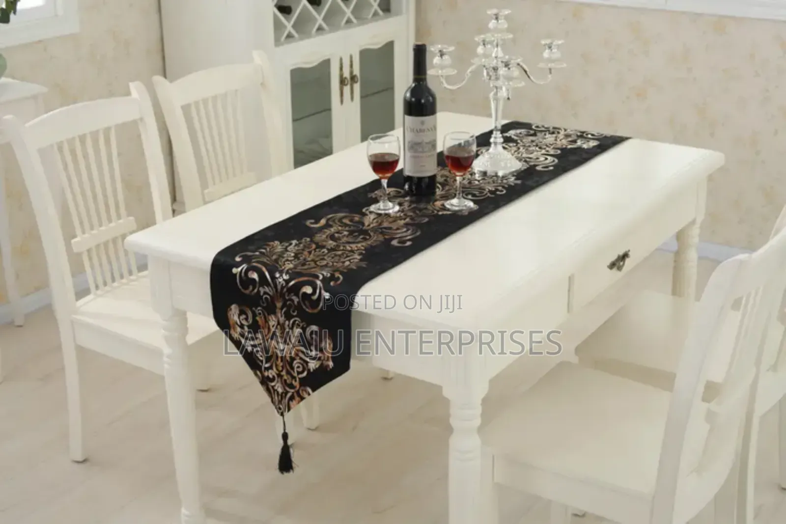 Flower Design Table Runner With Matching Mats