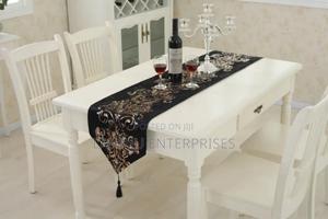 Flower Design Table Runner With Matching Mats - thumbnail 2
