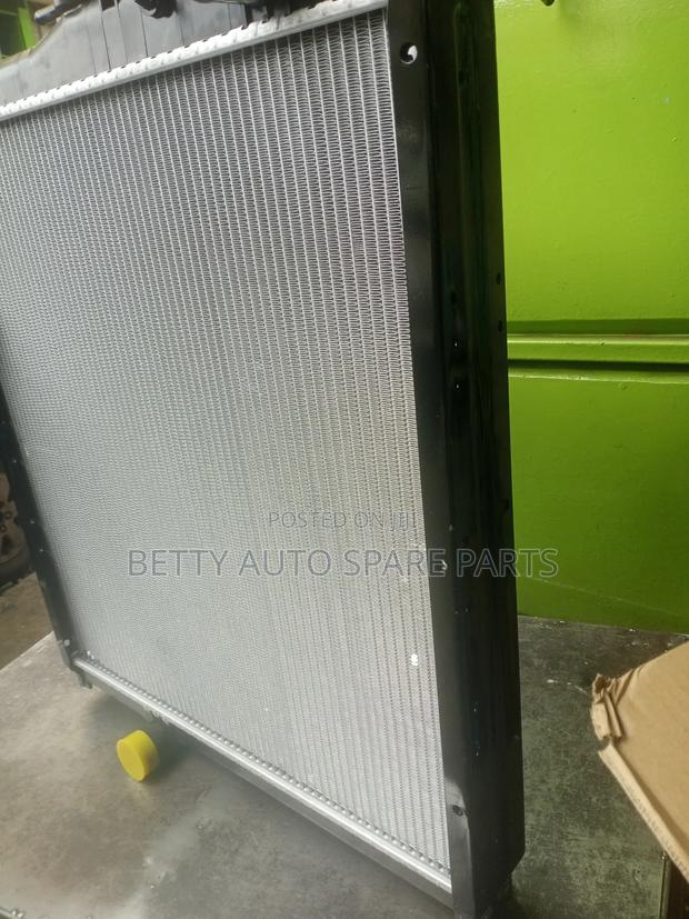 Mitsubishi Fuso Kichwa Ngombe Radiator