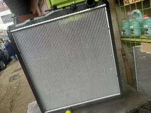 Mitsubishi Fuso Kichwa Ngombe Radiator