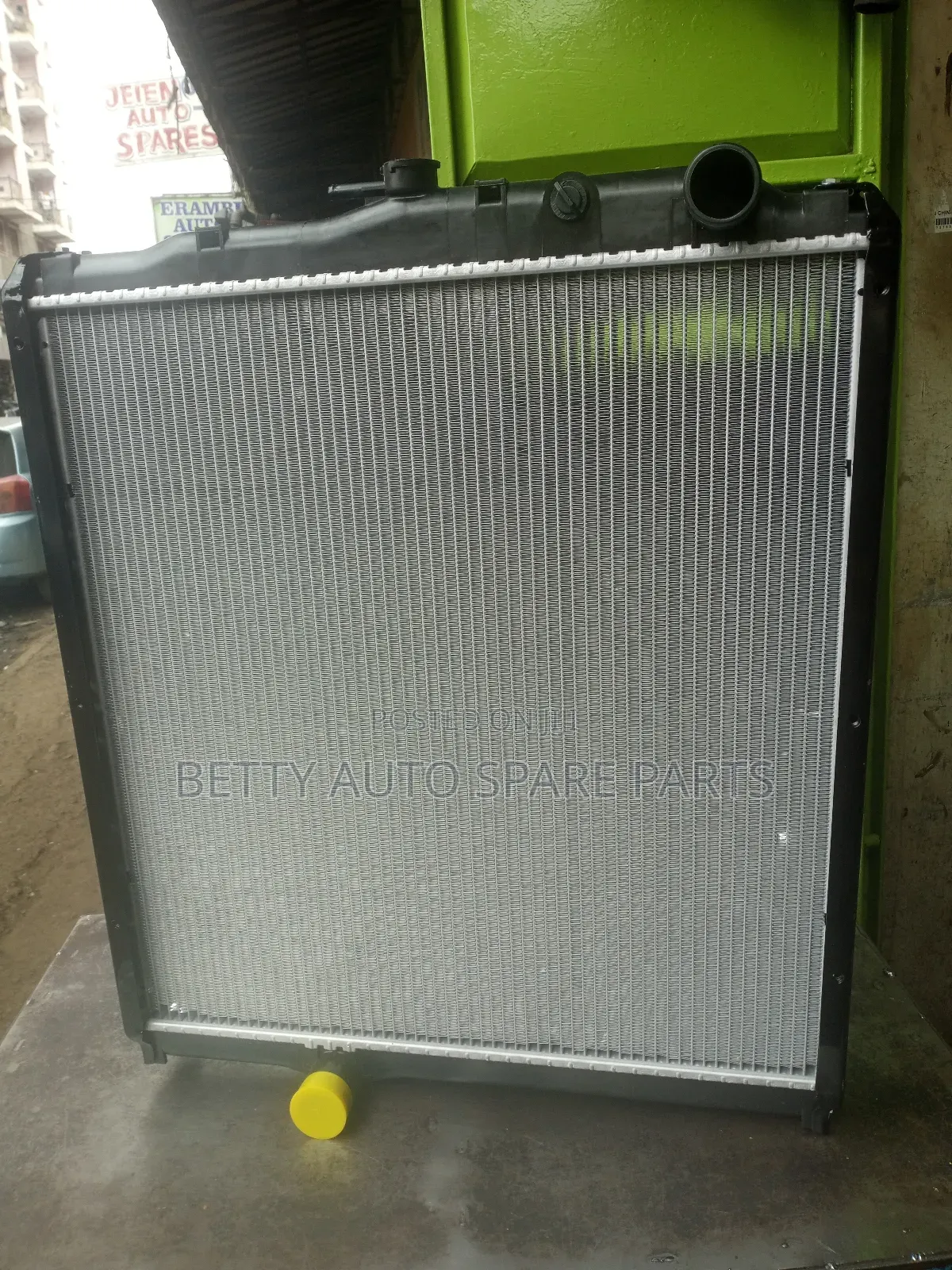 Mitsubishi Fuso Kichwa Ngombe Radiator