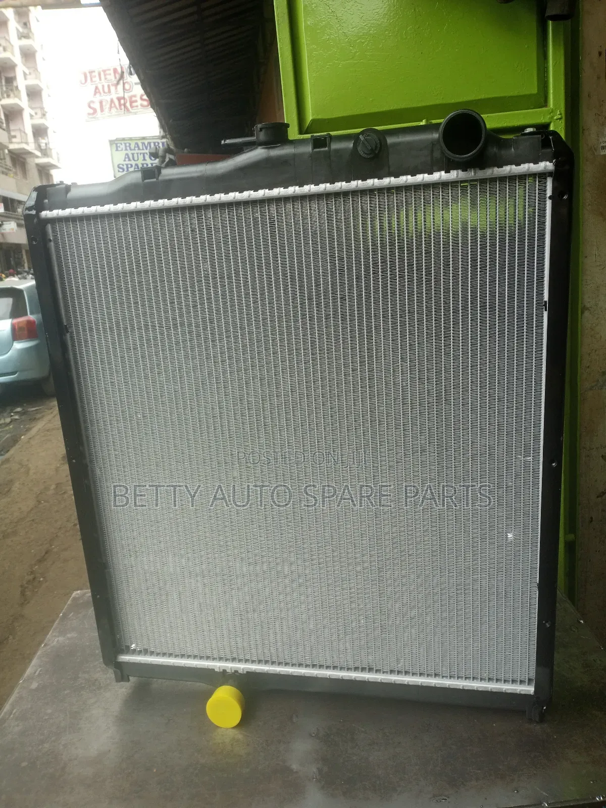 Mitsubishi Fuso Kichwa Ngombe Radiator