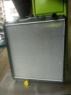Mitsubishi Fuso Kichwa Ngombe Radiator