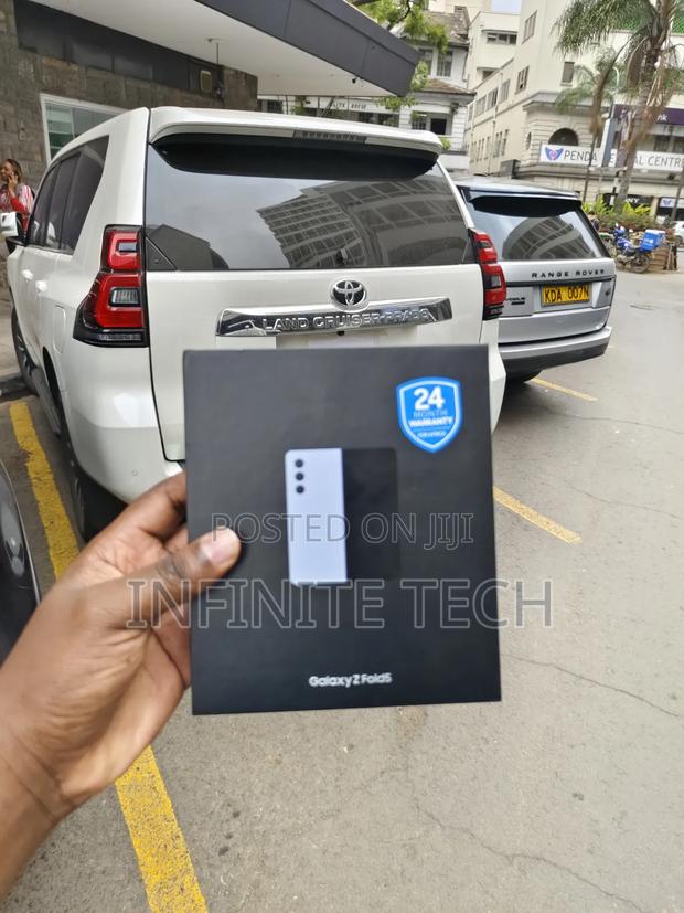 New Samsung Galaxy Fold 5G 512 GB Black - main view