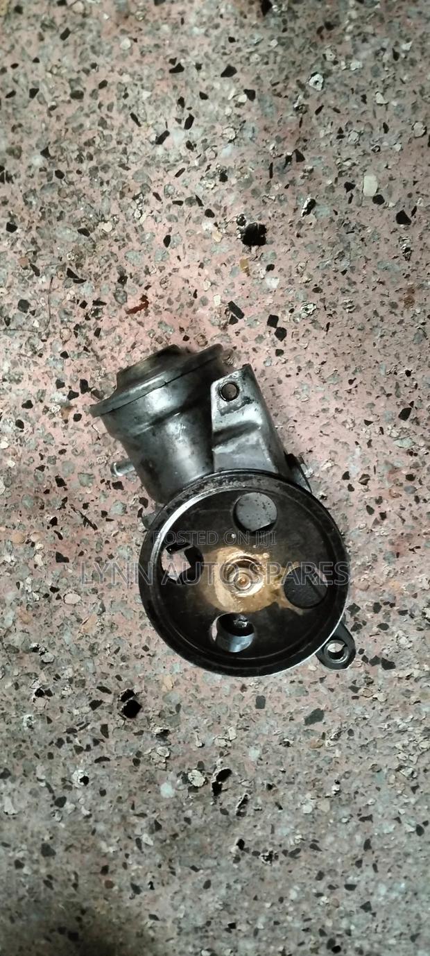 Toyota Corolla 91 Power Steering Pump