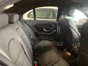 Mercedes-Benz C200 2017 Red