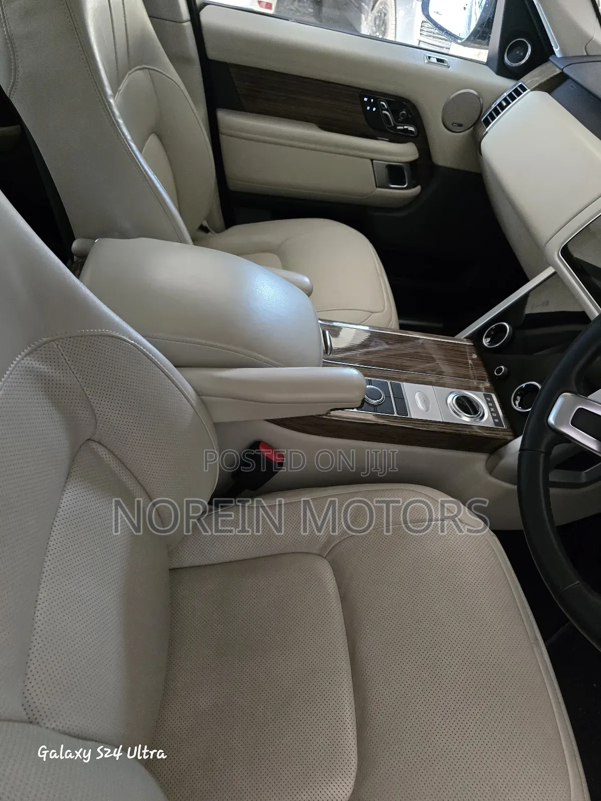 Land Rover Range Rover Vogue 2020 Gold