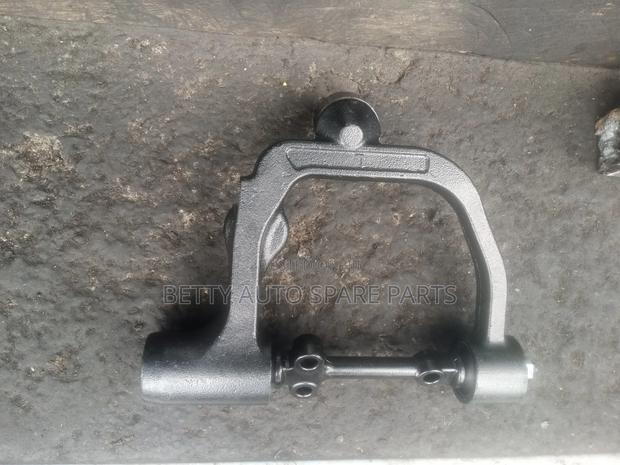 Nissan Caravan Upper Arms