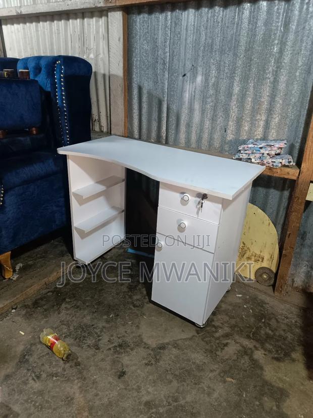 Manicure Table, White - main view