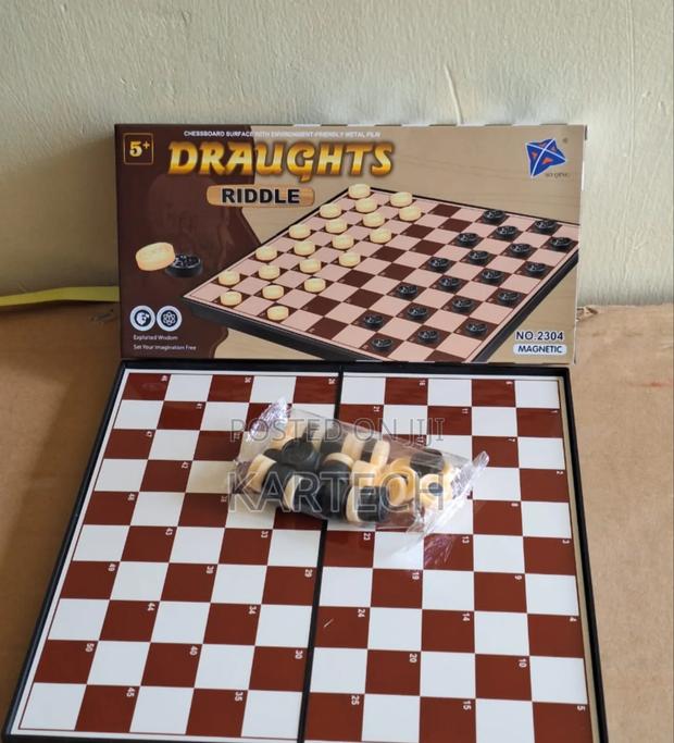 Draughts Checkers Board Game - main view