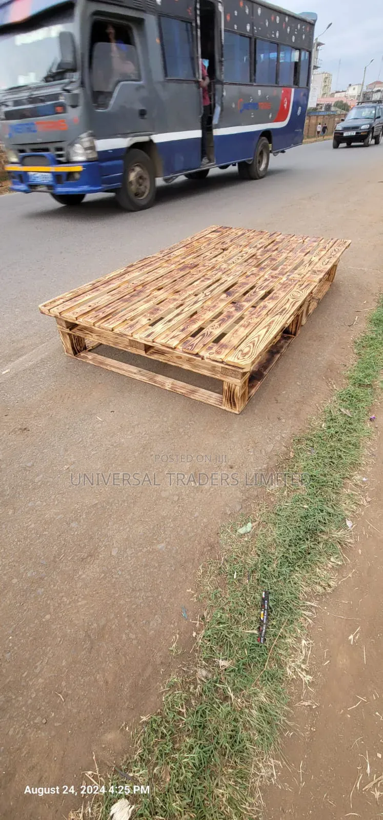 Pallet Bed - DIY Detachable Pallet Bed