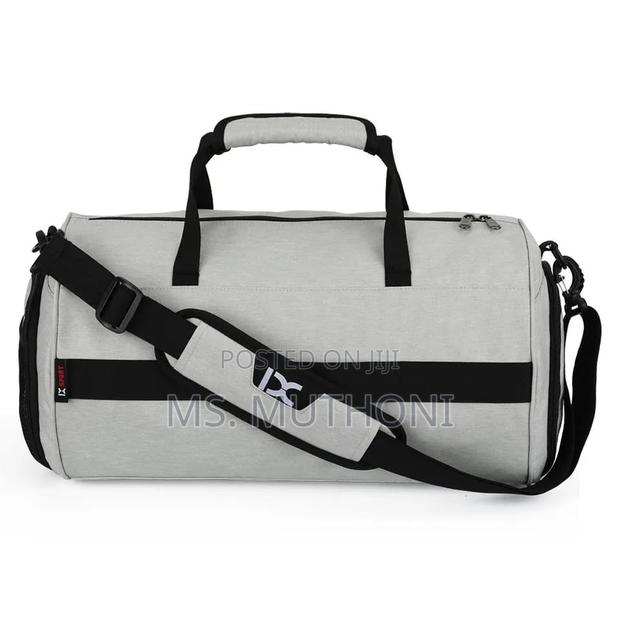 Large Duffle Bag With a Shoe Compartment - thumbnail 3