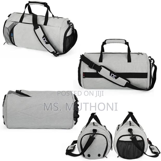 Large Duffle Bag With a Shoe Compartment - thumbnail 6
