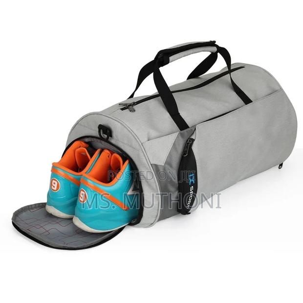 Large Duffle Bag With a Shoe Compartment - thumbnail 8