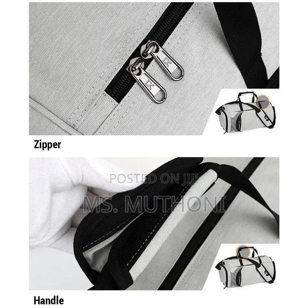 Large Duffle Bag With a Shoe Compartment - thumbnail 7