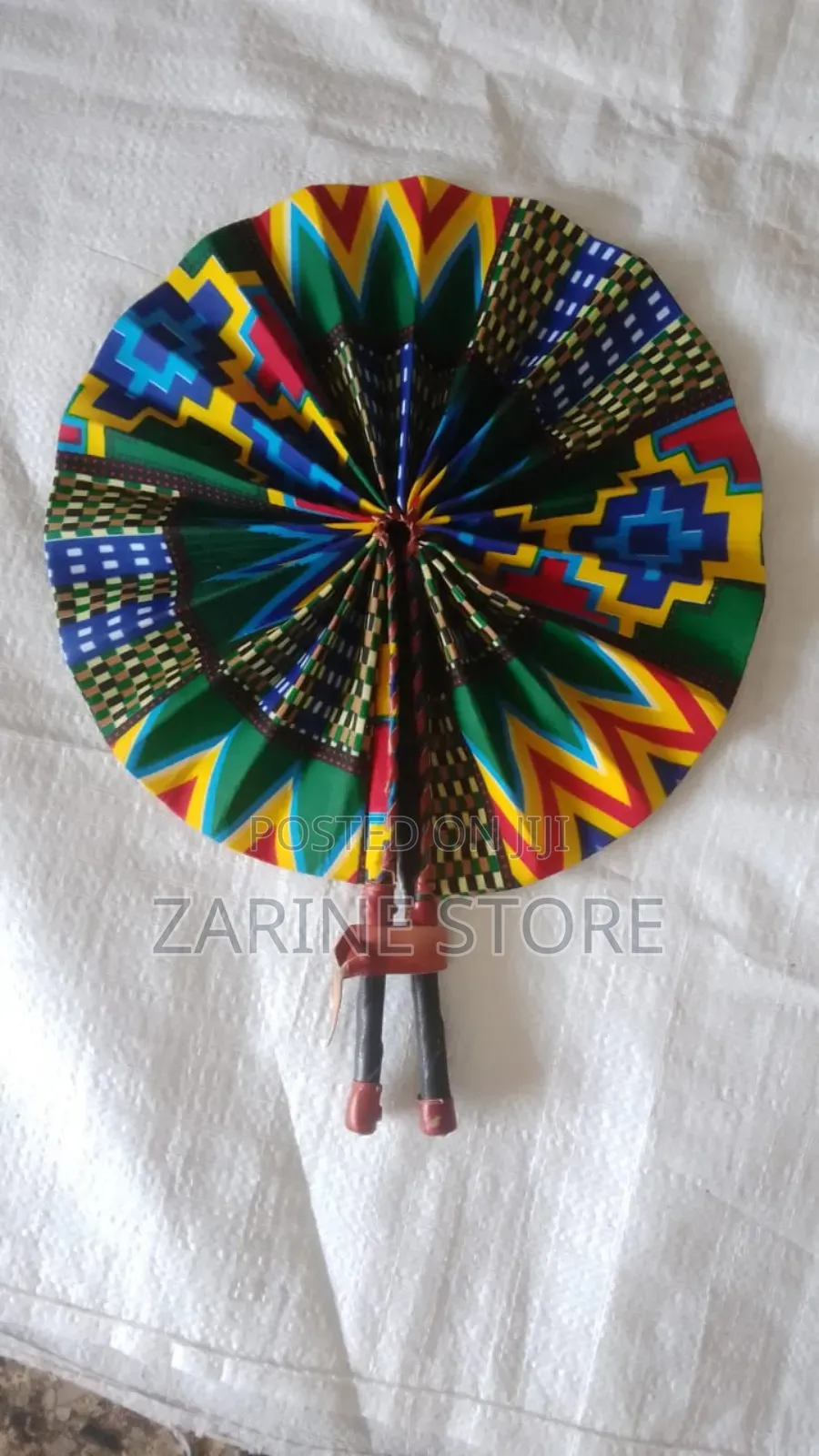 Handheld Cooling Fan Is Portable and Easy to Hold With Hand