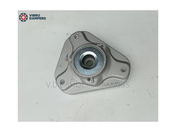 Meredes W212 Front Shock Mounting