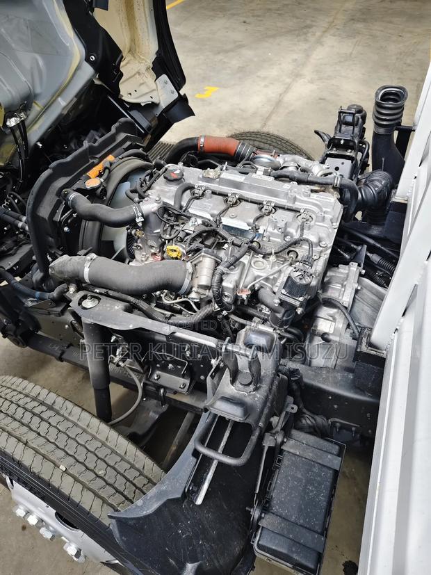 New Isuzu NMR Blue Power 2024 - thumbnail 3