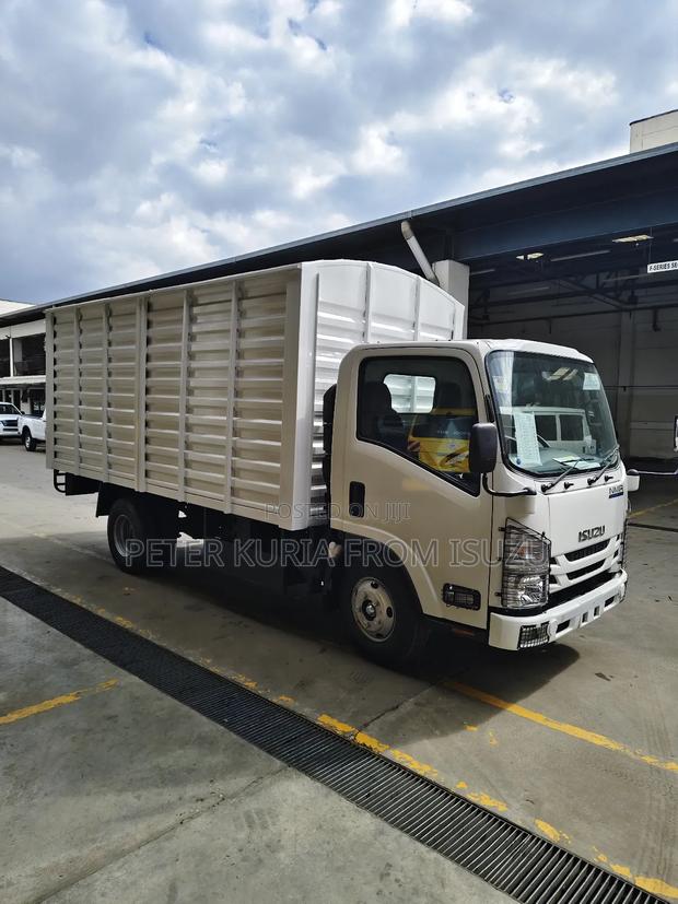 New Isuzu NMR Blue Power 2024 - thumbnail 2