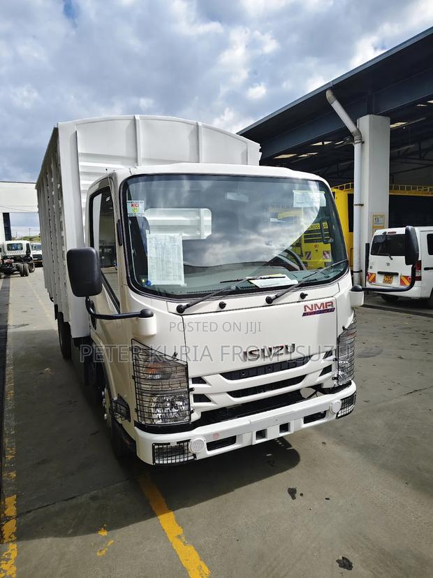 New Isuzu NMR Blue Power 2024 - thumbnail 8