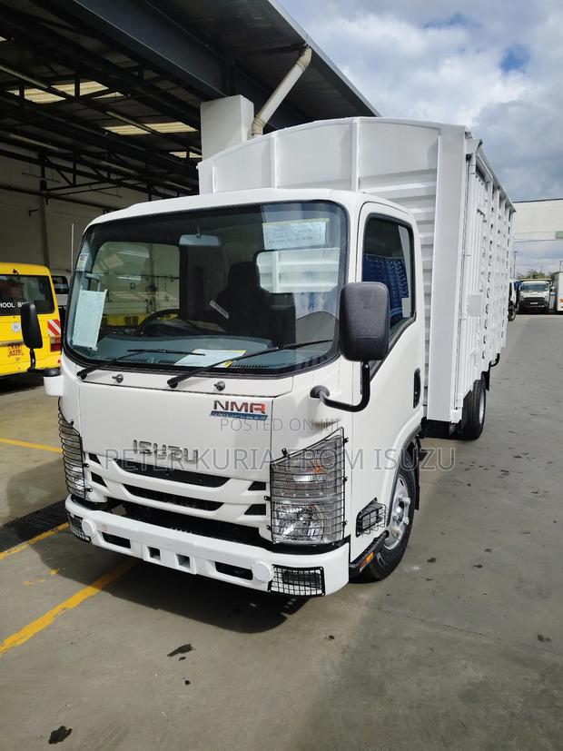 New Isuzu NMR Blue Power 2024 - thumbnail 9