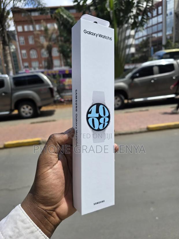 Smart Watch - thumbnail 3