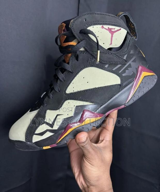 Air Jordan 1 Retro - thumbnail 2