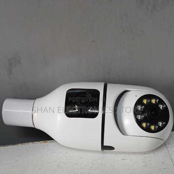 Bullet+Ptz Control 2-in-1 Dual Lens Dual Screen Bulb Wifi
