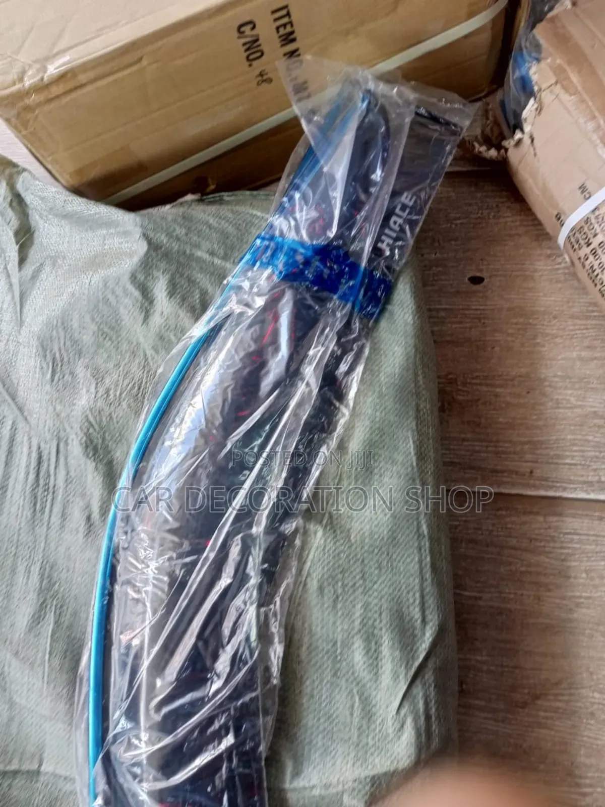 2pcs Hiace Windbreakers