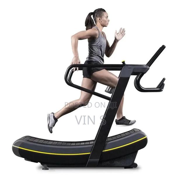 Curved Manual Treadmills - main view