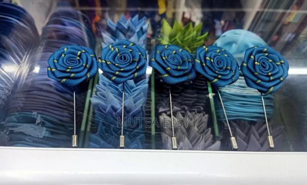 Golden Parliament Blue Lapel Pins - thumbnail 3