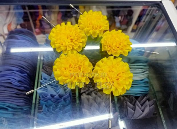 Lemon Yellow Wide Lapel Pins - thumbnail 2